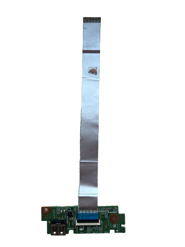 Dell Inspiron 3542 USB SD kortelių skaitytuvo plokštė su šleifu – baltame fone Dell Inspiron 3542 USB SD kortelių skaitytuvo plokštė su šleifu baltame fone