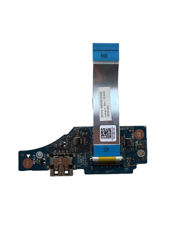 Dell Inspiron 7566 USB jungties plokštė D991P su šleifu – baltame fone Dell Inspiron 7566 USB jungties plokštė D991P su šleifu baltame fone