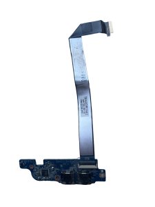 Dell XPS 15z L511z USB jungčių plokštė su šleifu baltame fone