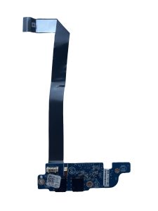 Dell XPS 15z L511z USB jungčių plokštė su šleifu – baltame fone Dell XPS 15z L511z USB jungčių plokštė su šleifu baltame fone