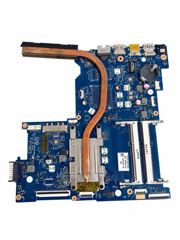HP 15-ac pagrindinė plokštė su Intel Pentium 3825U – naudota, veikianti baltame fone