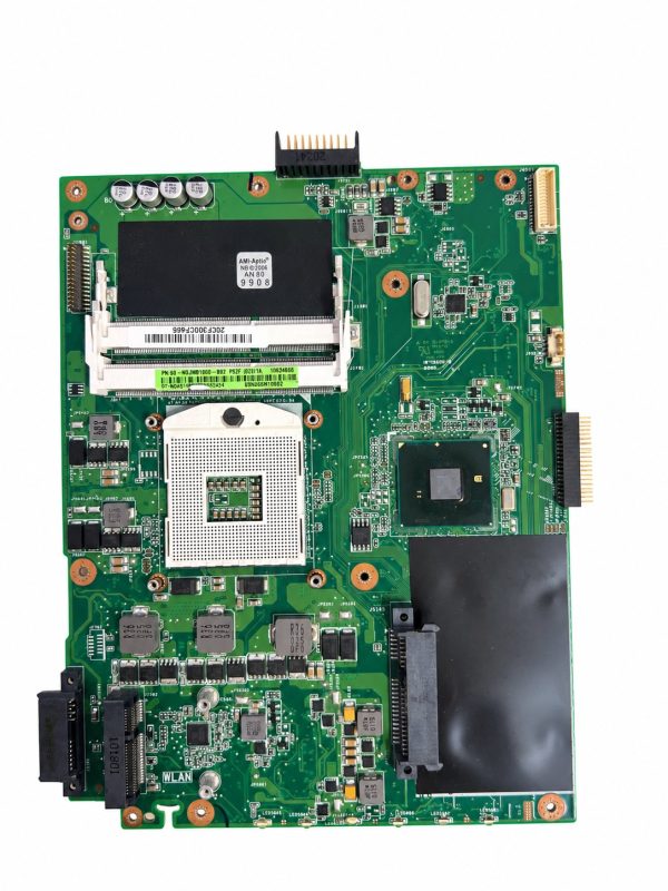 ASUS K52F pagrindinė plokštė – naudota, veikianti – baltame fone ASUS K52F pagrindinė plokštė – naudota, veikianti baltame fone