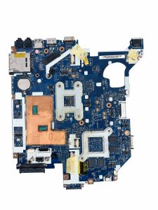 Packard Bell P5WS0 pagrindinė plokštė – naudota, veikianti baltame fone