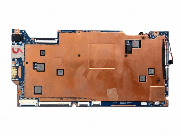 Trekstor Surfbook A13B pagrindinė plokštė – naudota, veikianti – baltame fone Trekstor Surfbook A13B pagrindinė plokštė – naudota, veikianti baltame fone