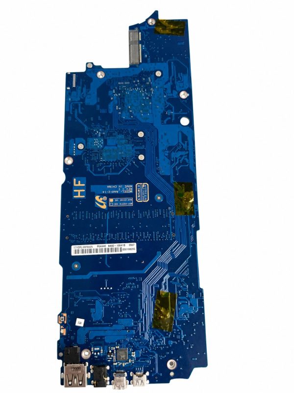 Samsung NP900X4D pagrindinė plokštė – naudota, veikianti baltame fone